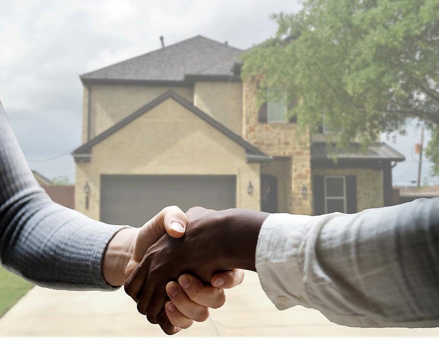 Vender una casa con hipoteca: Puedes hacerlo de tres formas distintas, aunque sin duda, la más común será vendiendo la casa y cancelando la hipoteca